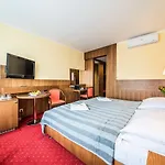 Hotel Jana 4*