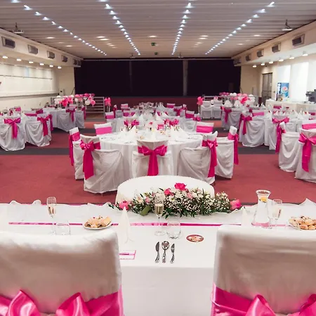 Jana Congress & Wellness ホテル 4*